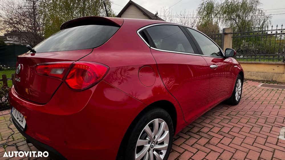 Alfa Romeo Giulietta 1.4 M-Air TCT Distinctive - 9