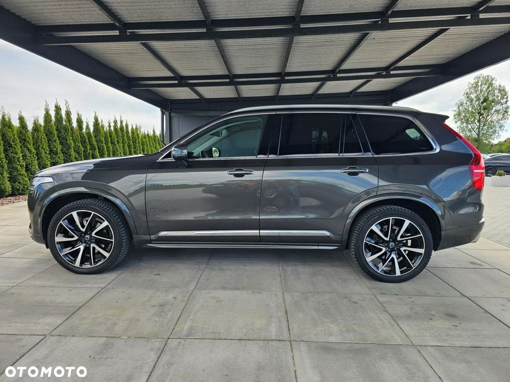 Volvo XC 90 - 9