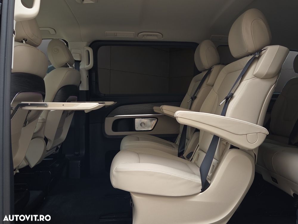 Mercedes-Benz V 300 d Extralang 4Matic 9G-TRONIC Exclusive - 9