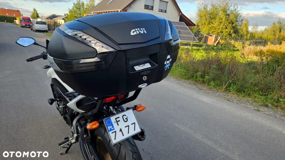 Yamaha FZ8 - 7