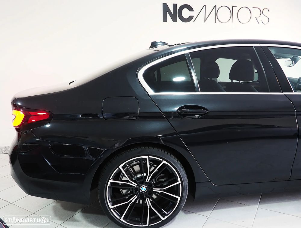 BMW 530 e Line Luxury - 3