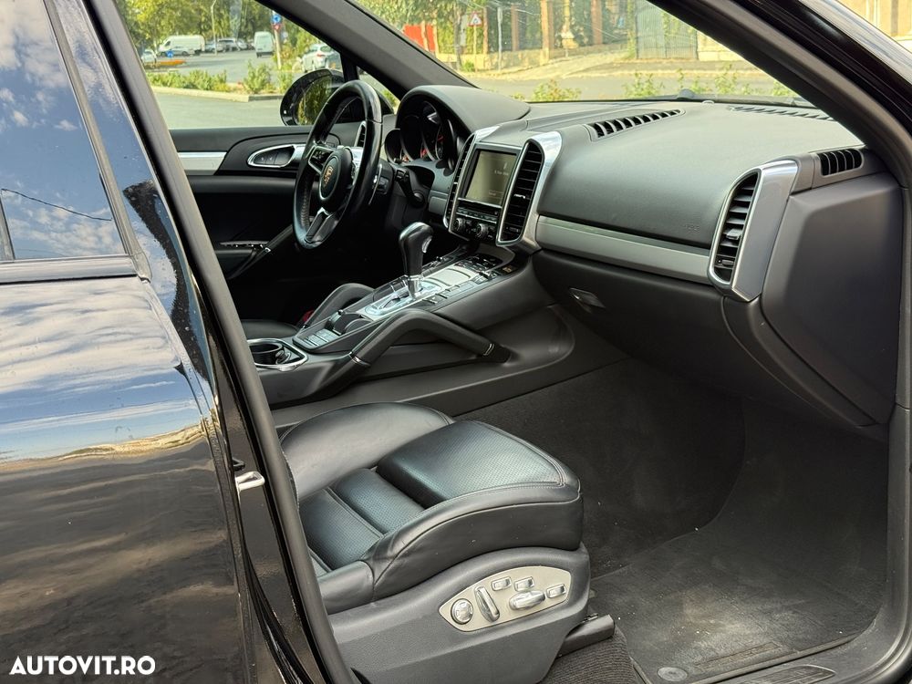 Porsche Cayenne - 12