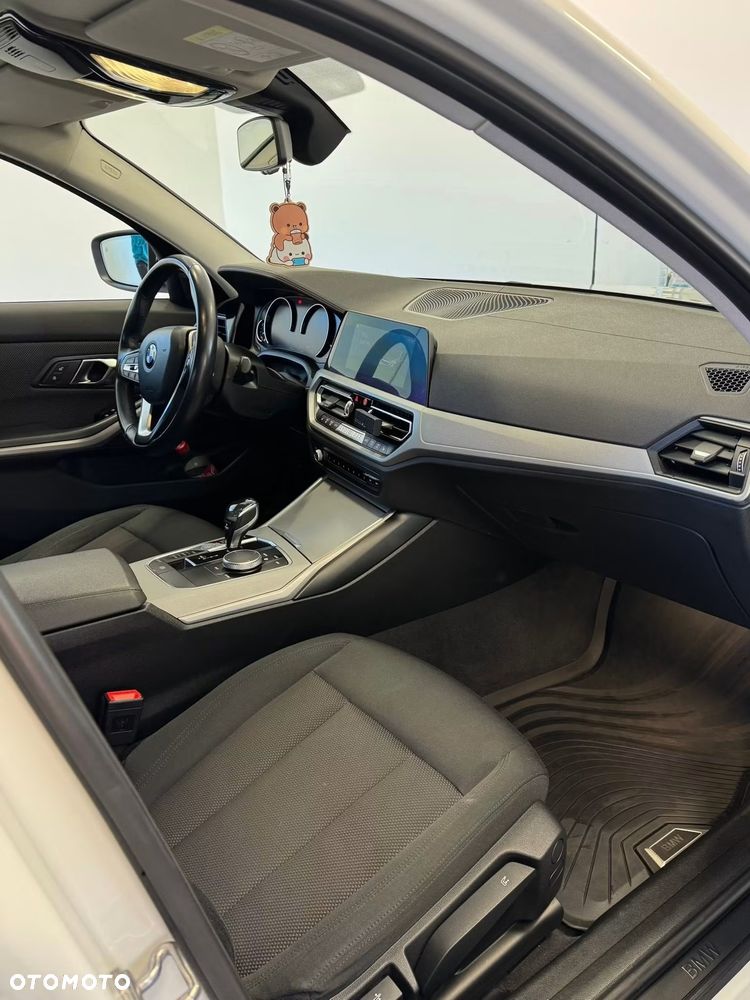 BMW Seria 3 318d - 3