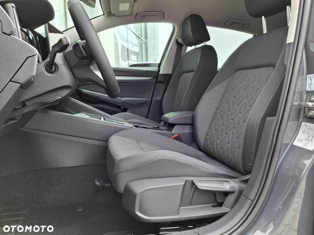 Volkswagen Golf - 10