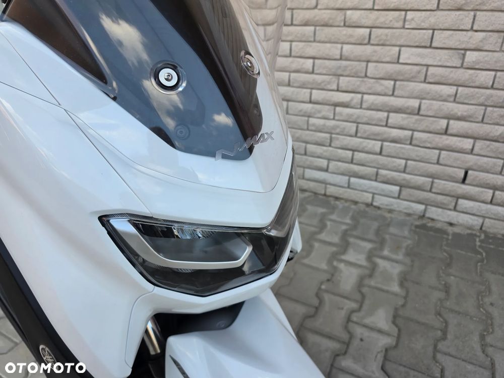 Yamaha NMAX - 11