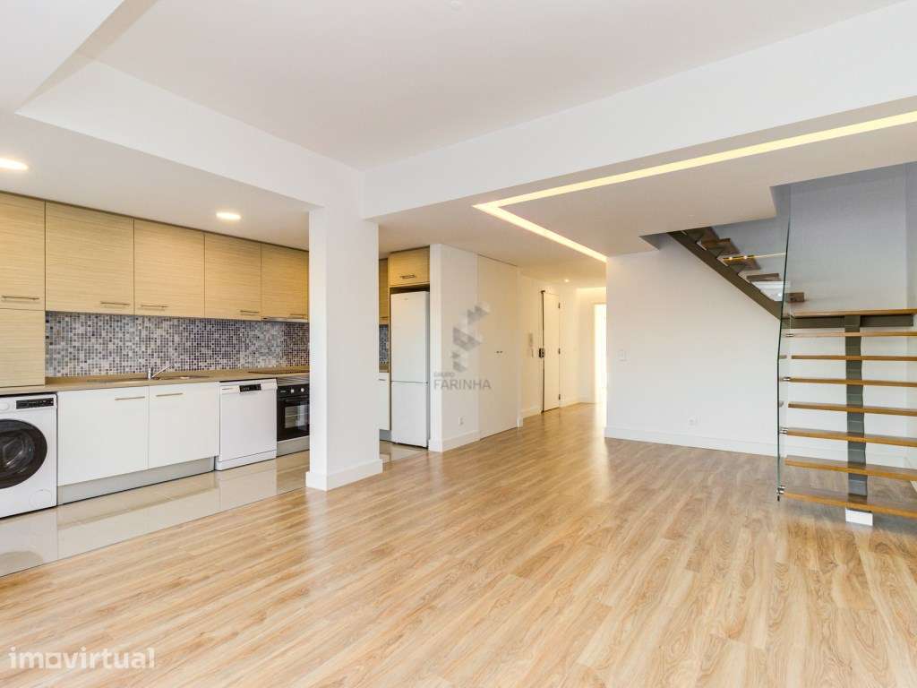 Excelente apartamento T3 Duplex + 1 totalmente renovado pronto a ha... - Grande imagem: 2/28
