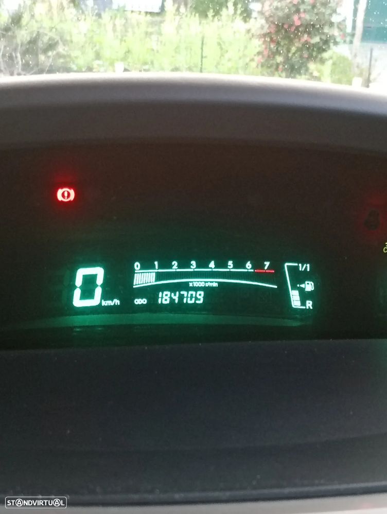 Toyota Yaris 1.0 VVT-i Sol - 2