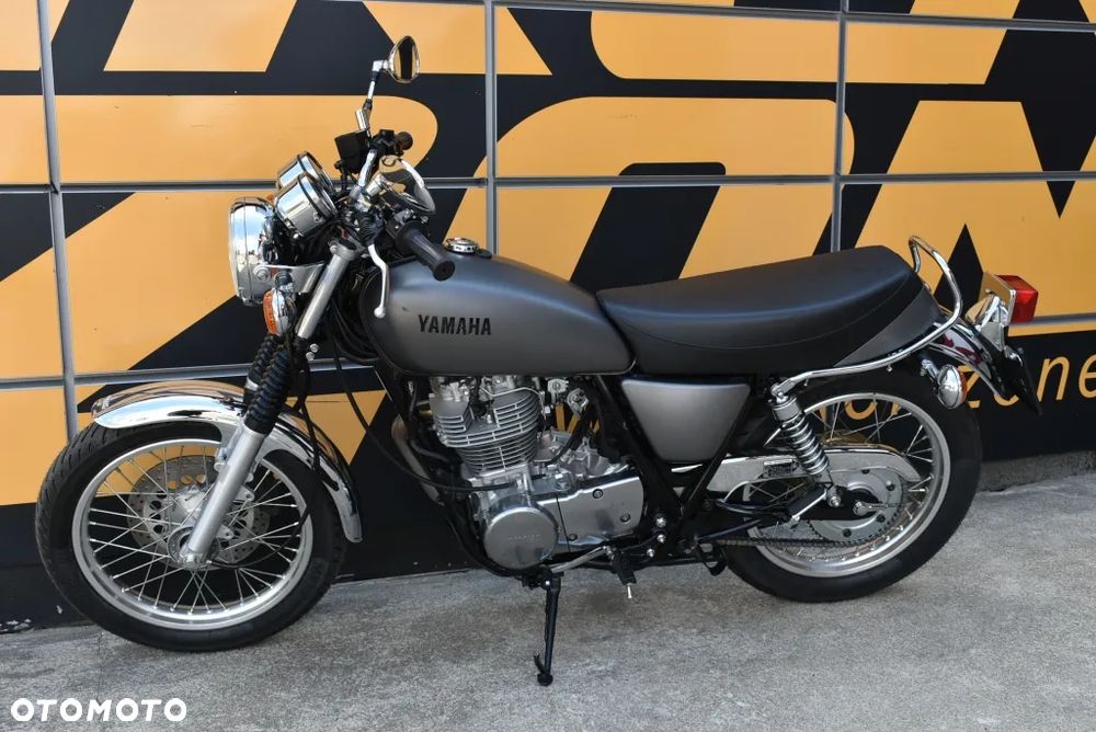 Yamaha SR - 8
