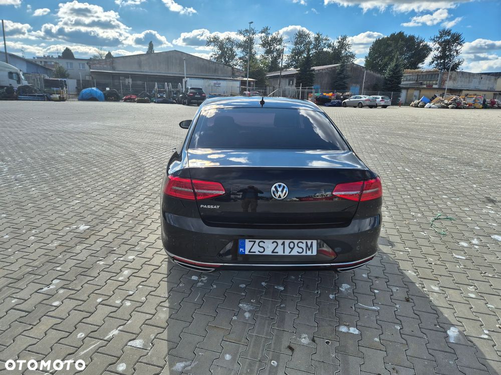 Volkswagen Passat - 13