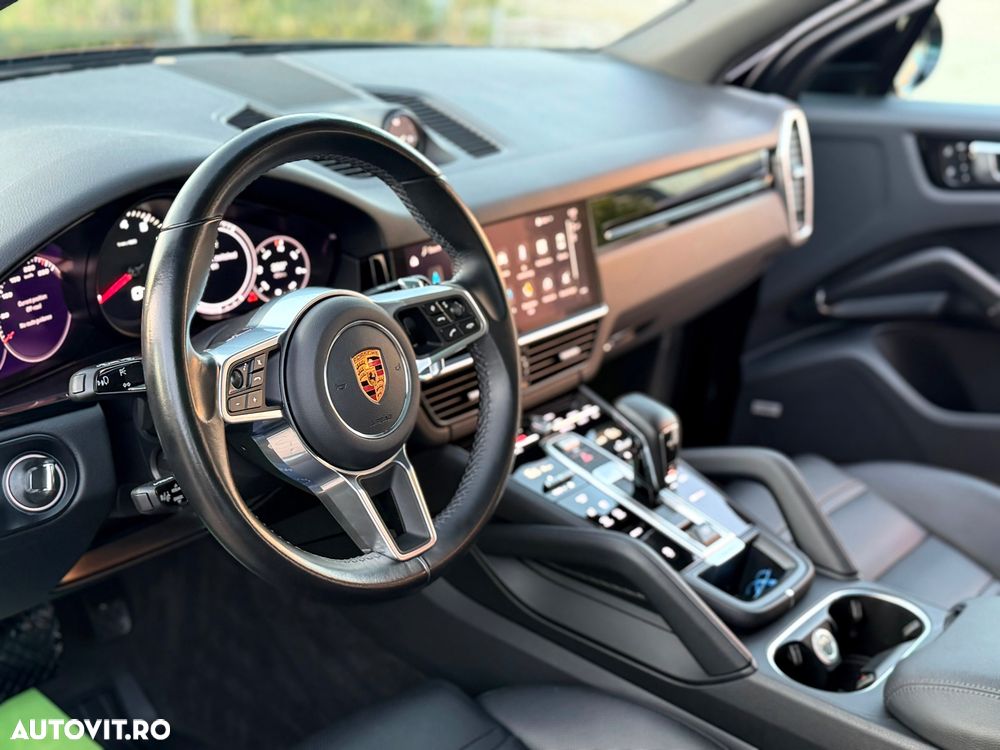 Porsche Cayenne Standard - 21