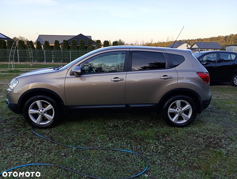 Nissan Qashqai 2.0 dCi 4 x 4 DPF 360 - 11
