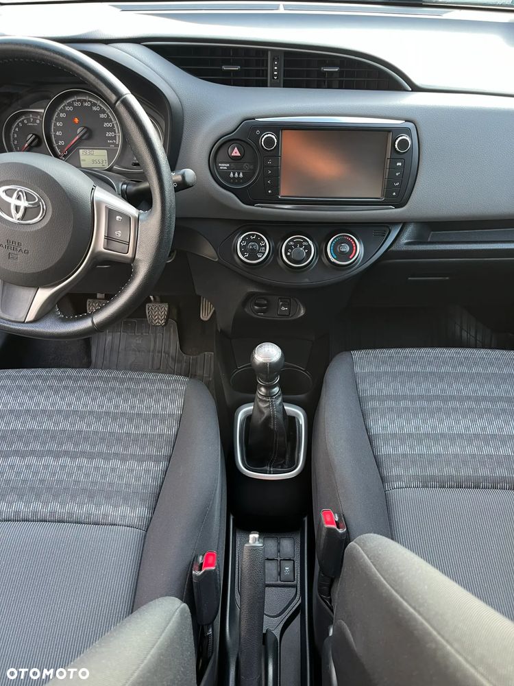 Toyota Yaris 1.33 Premium EU6 - 12