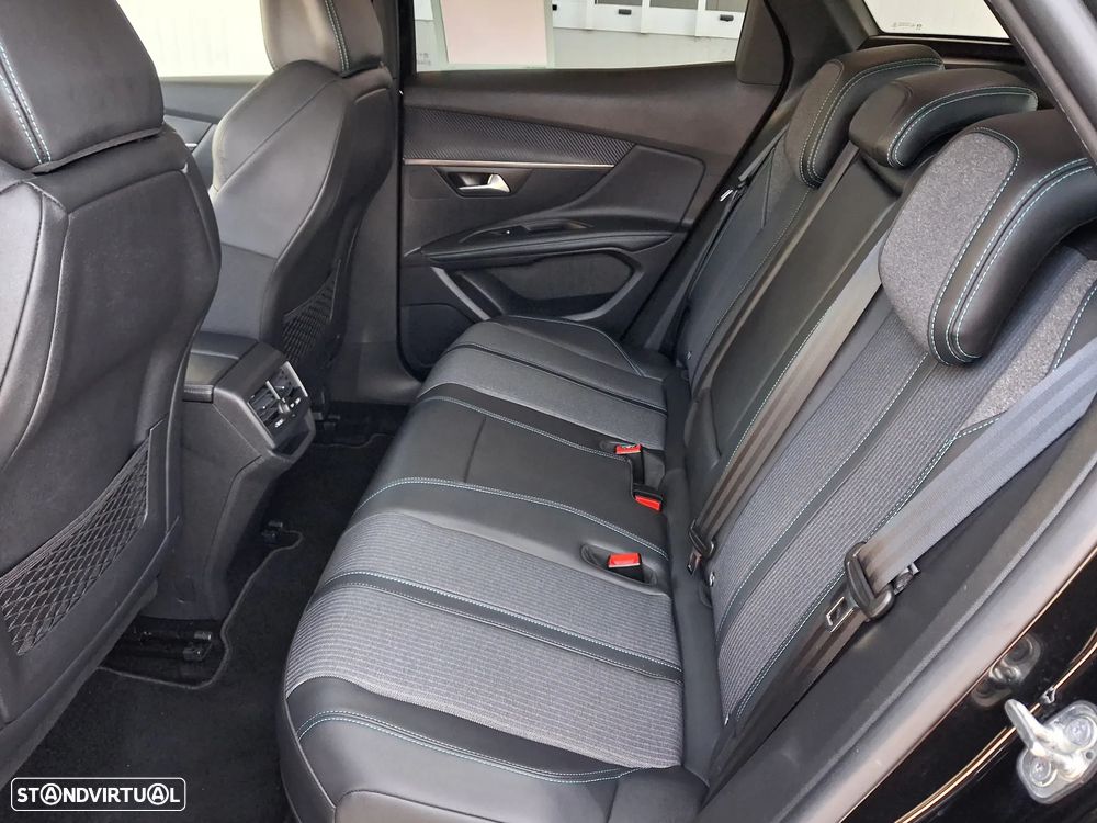 Peugeot 3008 225 e-EAT8 Allure Pack - 31