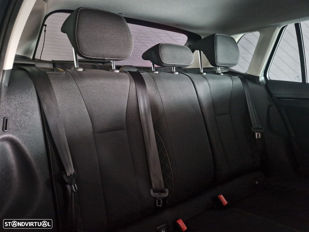 Skoda Kamiq 1.0 TSI Ambition DSG - 27