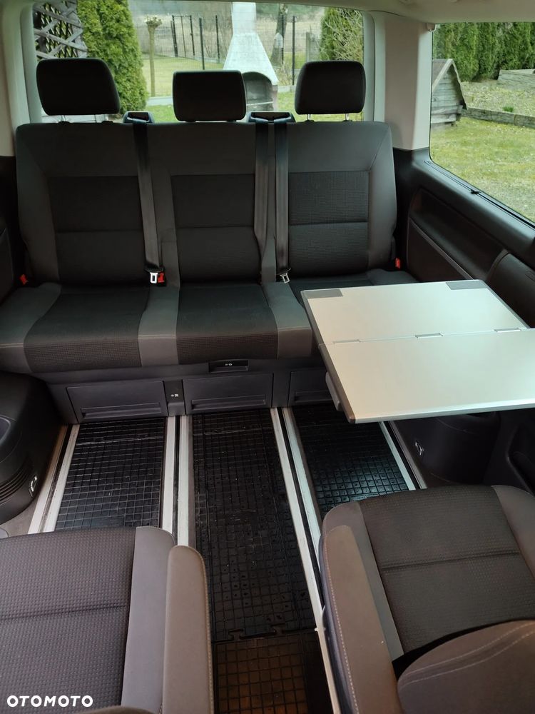 Volkswagen Multivan - 9