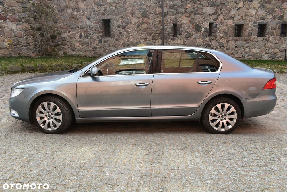 Skoda Superb 3.6 V6 4x4 DSG Elegance - 4