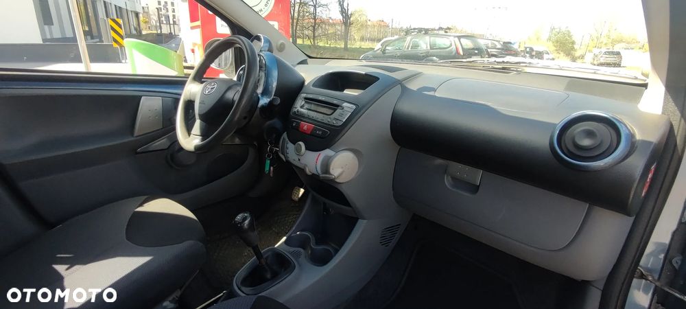 Toyota Aygo 1.0 VVT-i Sol EU5 - 28