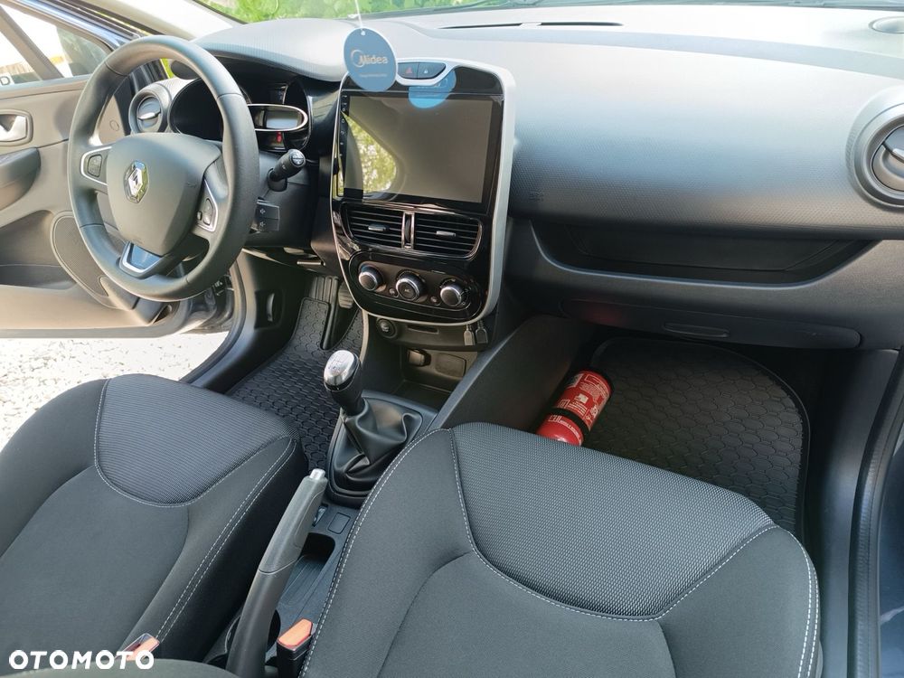 Renault Clio - 11