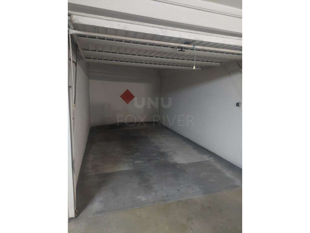 Garagem Fechada à Venda - Centro de Viana do Castelo - Grande imagem: 3/4