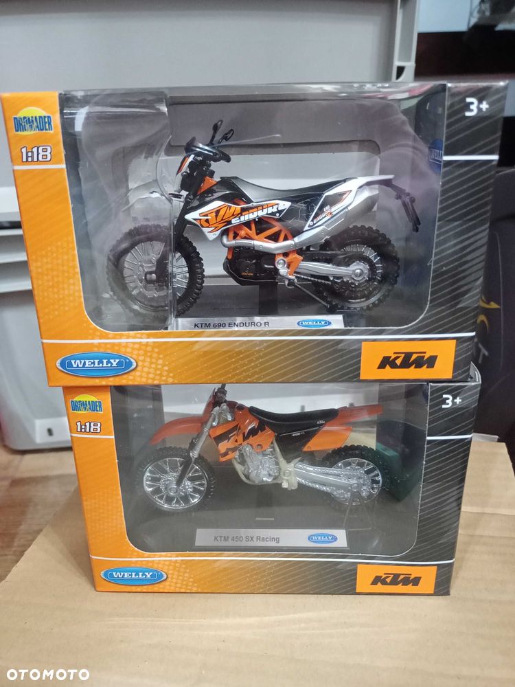 Motor model 1:18 BMW HONDA YAMAHA I INNE /Cena za 1szt - 5