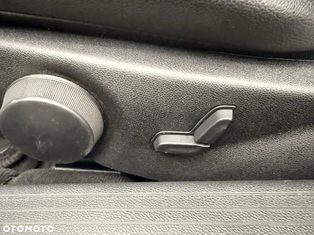 Mercedes-Benz Klasa C 200 (BlueEFFICIENCY) - 13