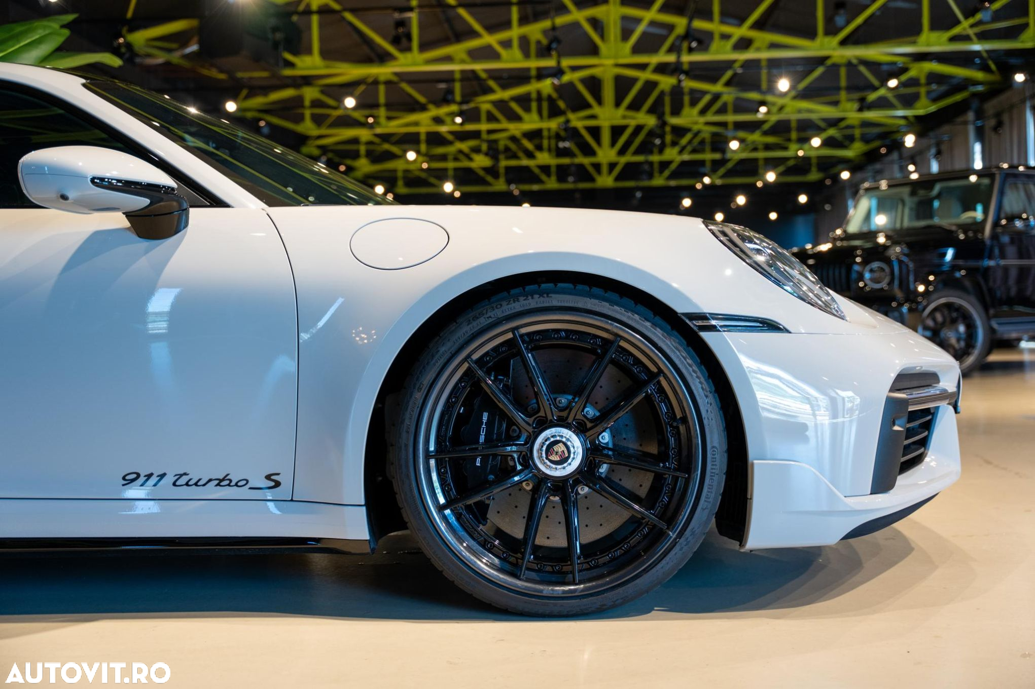 Porsche 911-TURBO-S - 18