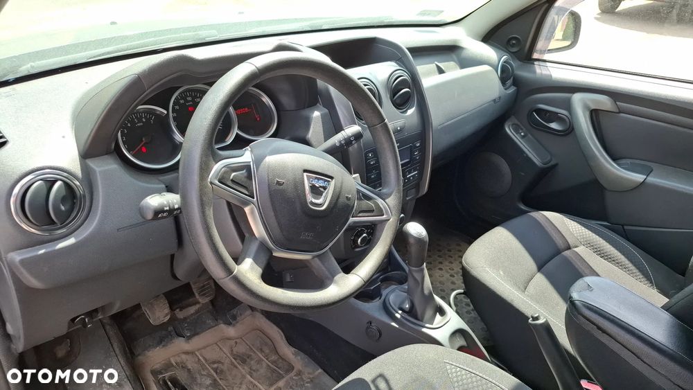 Dacia Duster 1.6 SCe S&S - 6