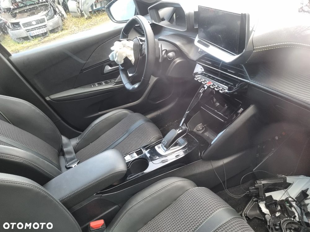 Peugeot 208 PureTech 130 EAT8 GT Pack - 6