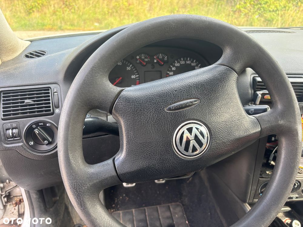 Volkswagen Golf 1.6 Q-Line - 7