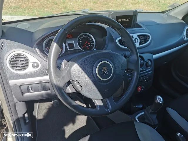 Renault Clio 1.2 16V Confort - 7