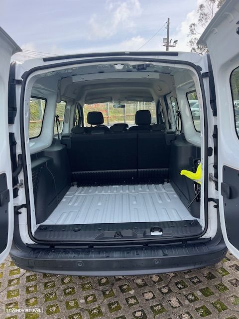 Renault Kangoo Z.E. 33 - 9