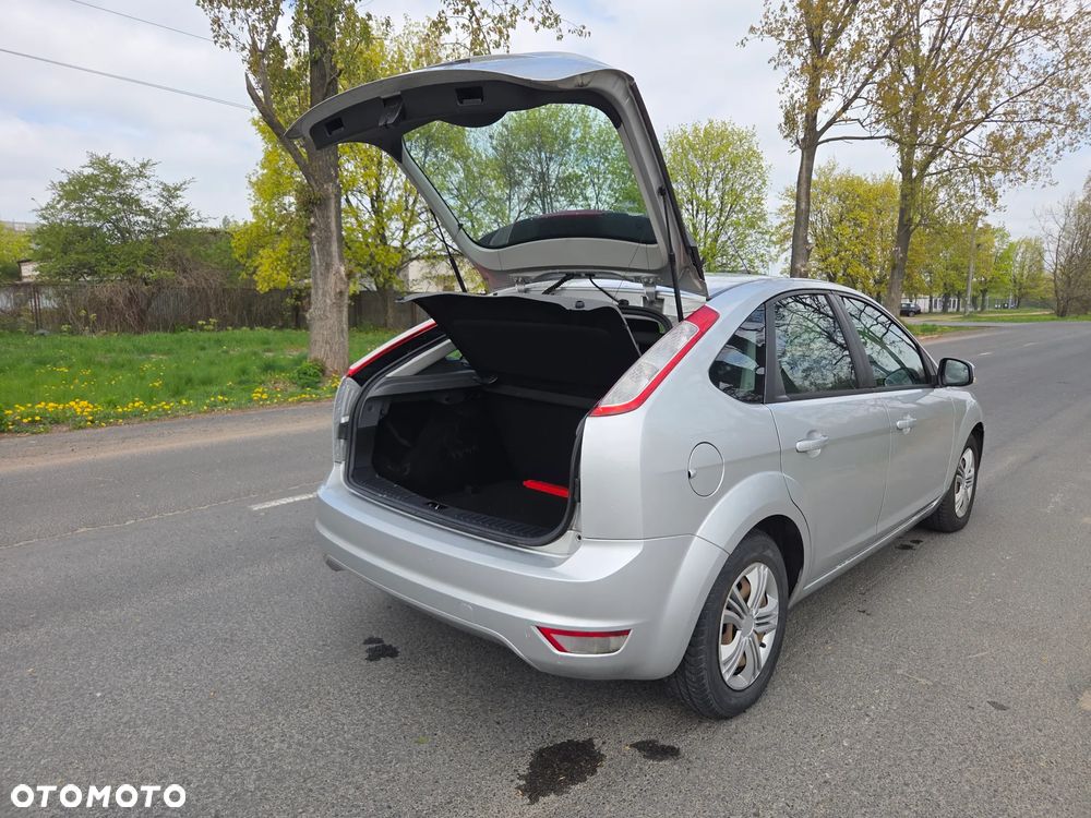 Ford Focus 1.6 Trend - 17