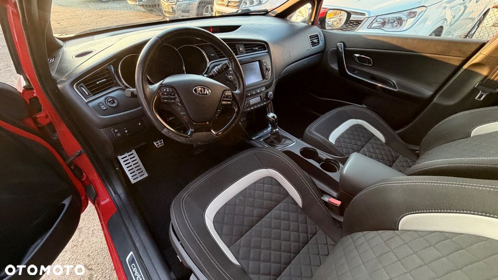 Kia Ceed 1.6 CRDi 136 ISG GT Line - 6