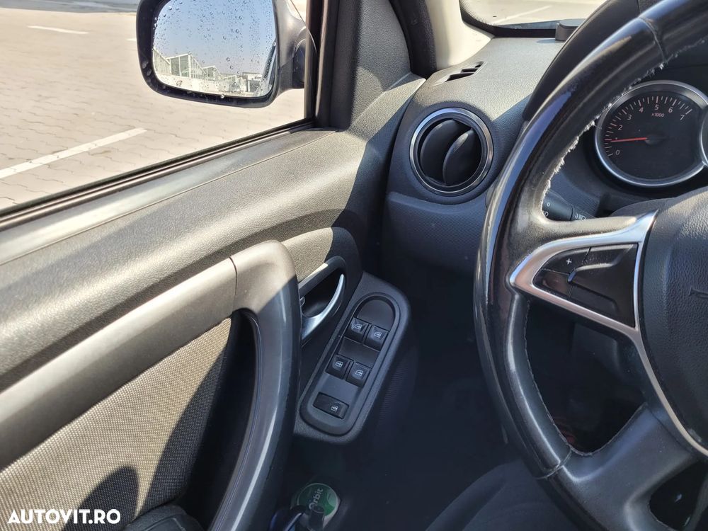 Dacia Duster 1.6 4x2 Laureate - 12