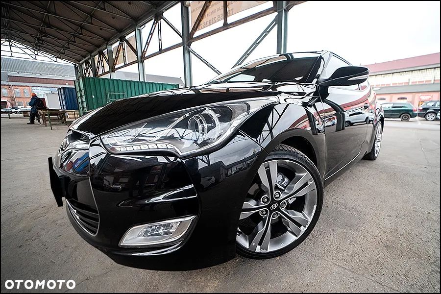 Hyundai Veloster - 4