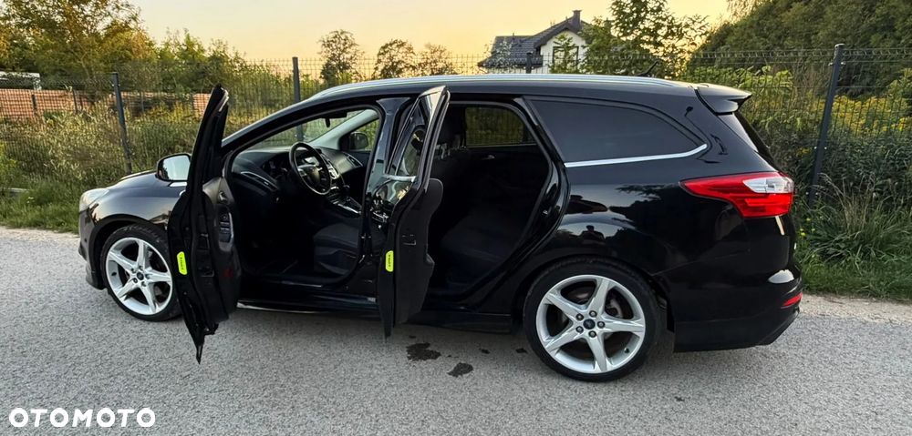 Ford Focus 1.6 EcoBoost Titanium - 28