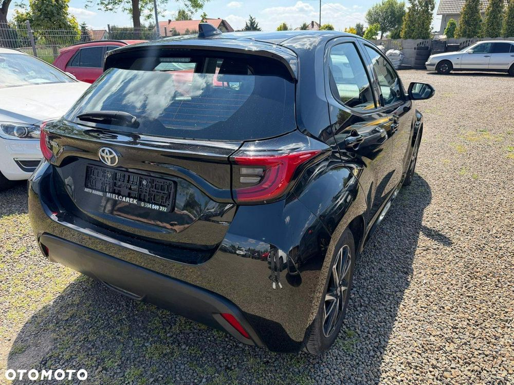 Toyota Yaris - 12