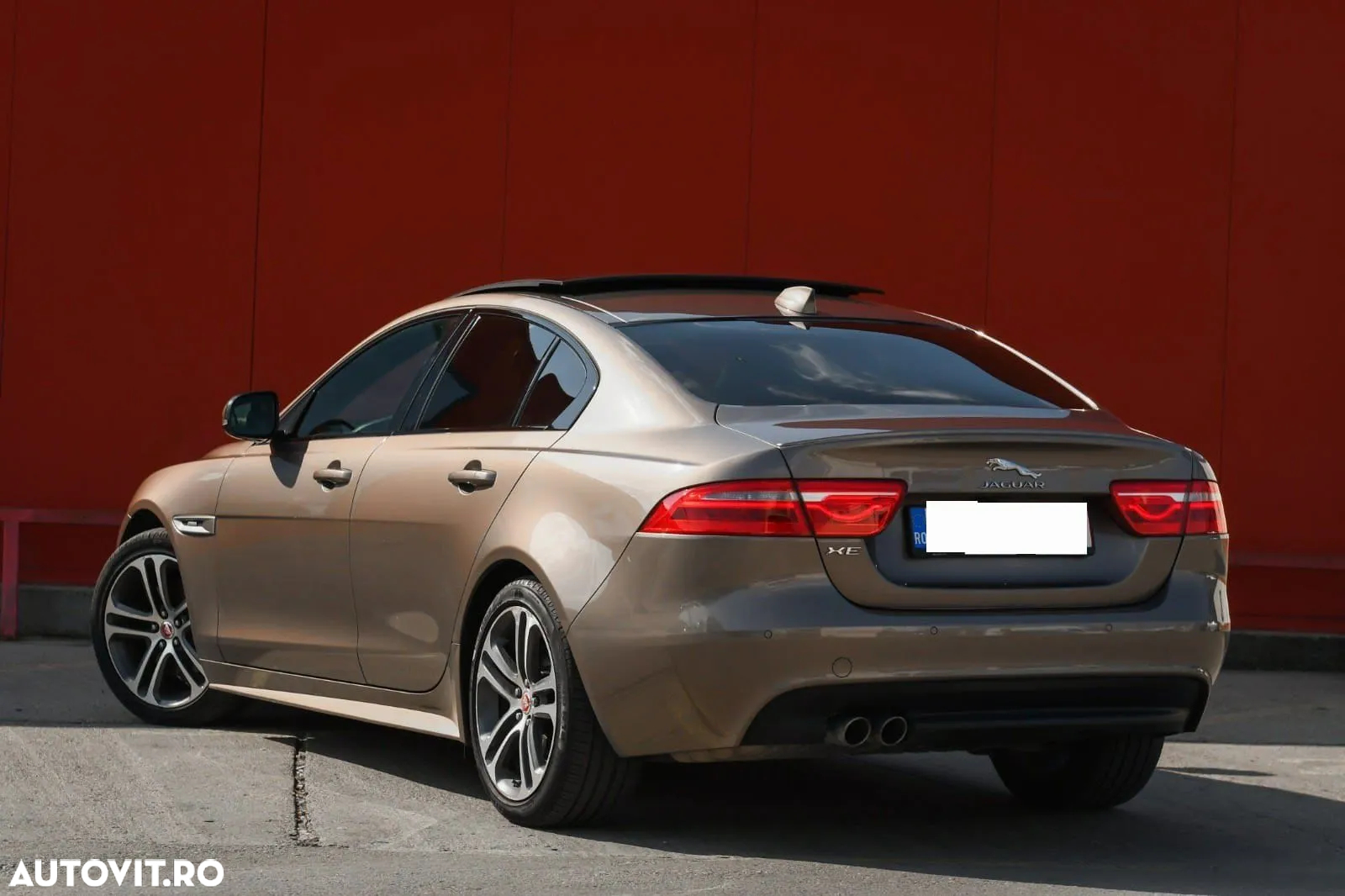 Jaguar XE - 3