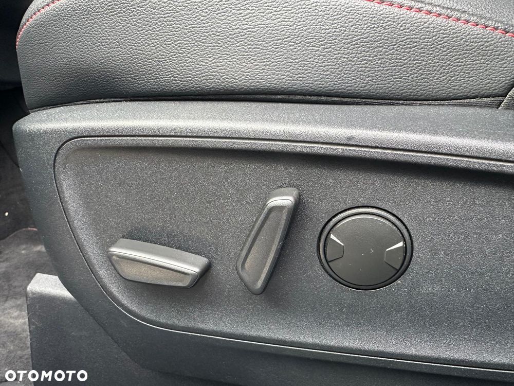 Ford Kuga 1.5 EcoBoost FWD ST-Line - 19