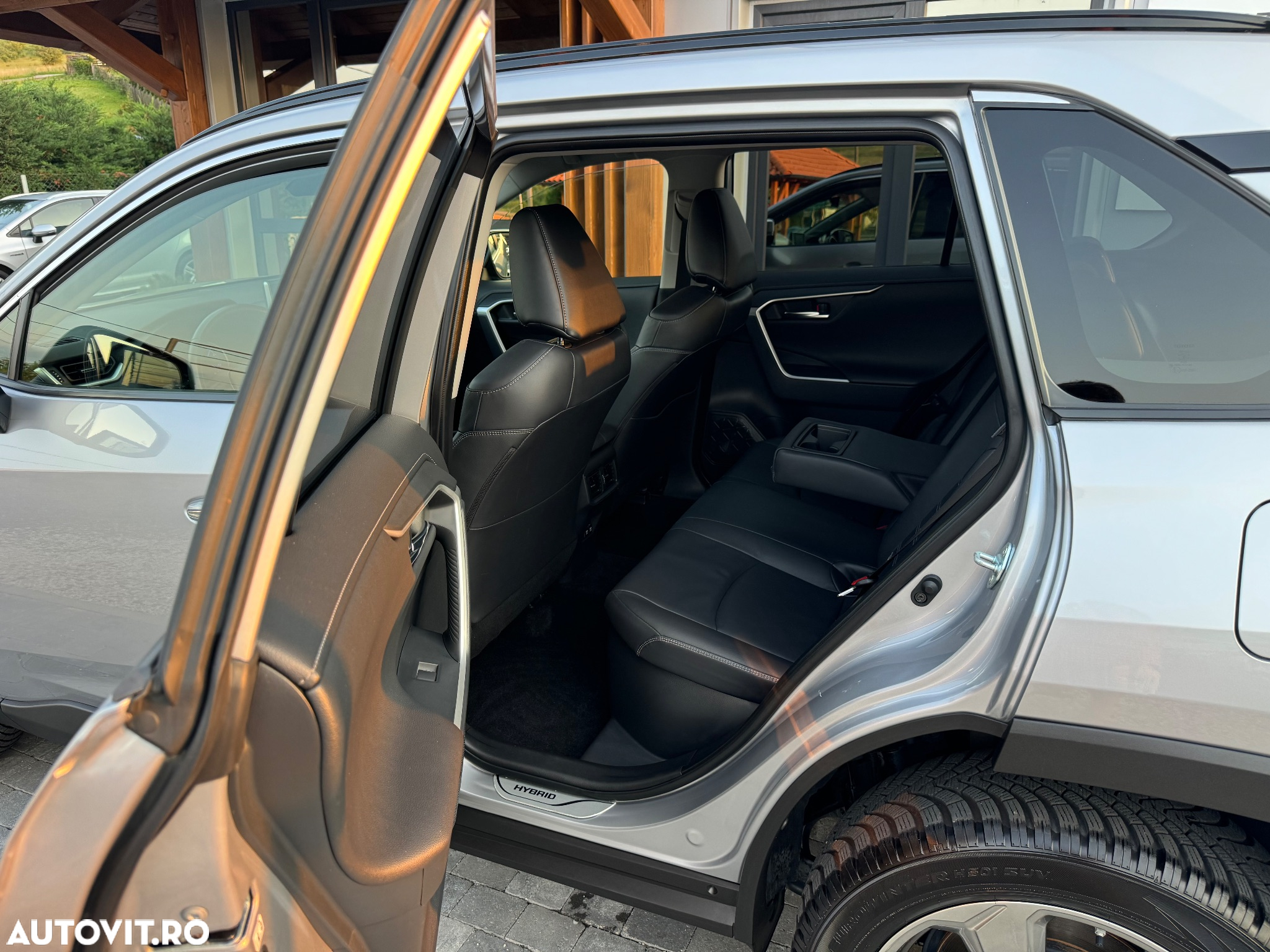 Toyota RAV4 2.5 4x4 Hybrid Team Deutschland - 8