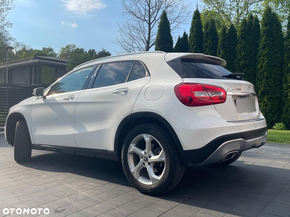 Mercedes-Benz GLA 250 7G-DCT - 6
