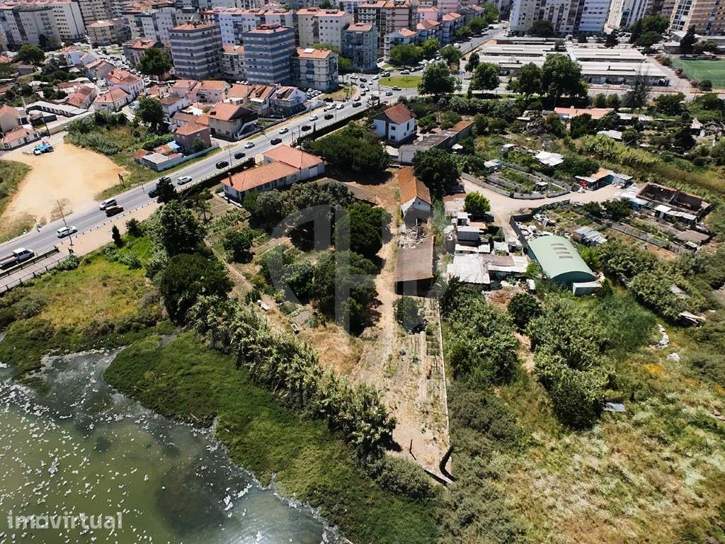 Moradia T3 + Área Terreno 4.150m2 + Atracadouro // P/Recuperar - Grande imagem: 5/50
