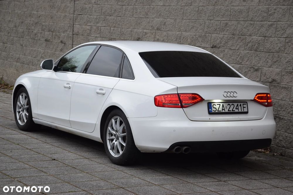 Audi A4 Limousine - 11