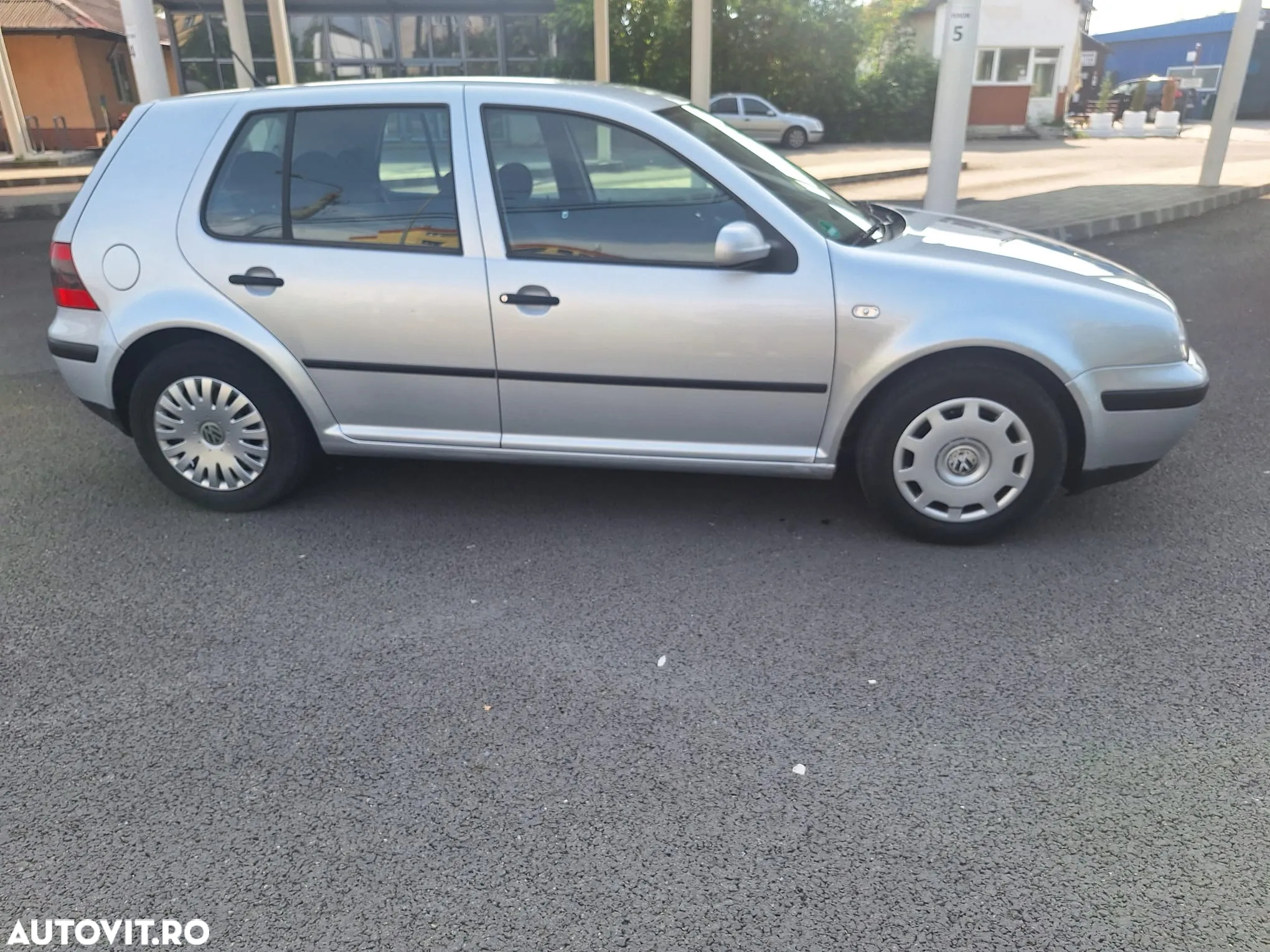 Volkswagen Golf 1.4 - 4