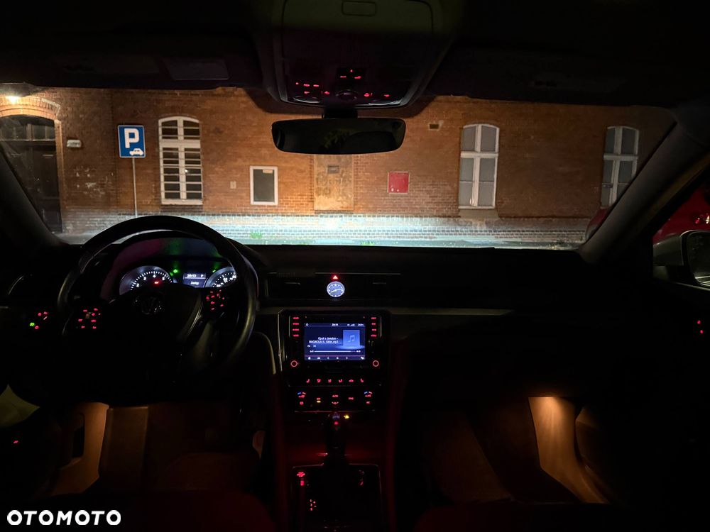 Volkswagen Passat 1.8 TSI (BlueMotion Technology) DSG Highline - 27