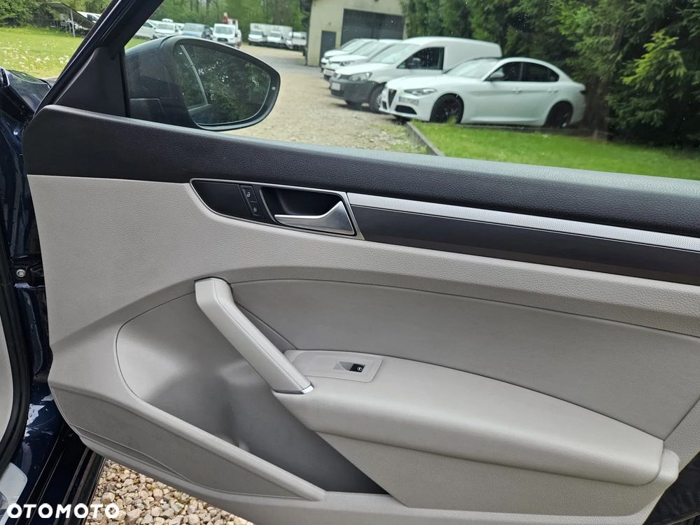 Volkswagen Passat 2.0 TSI Elegance DSG - 27