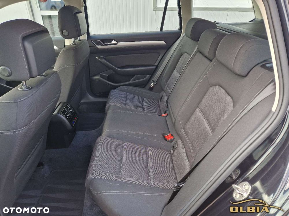 Volkswagen Passat - 19