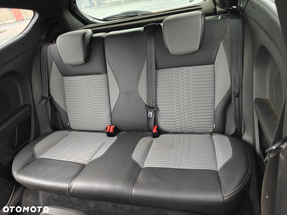 Ford Fiesta 1.6 EcoBoost ST - 12