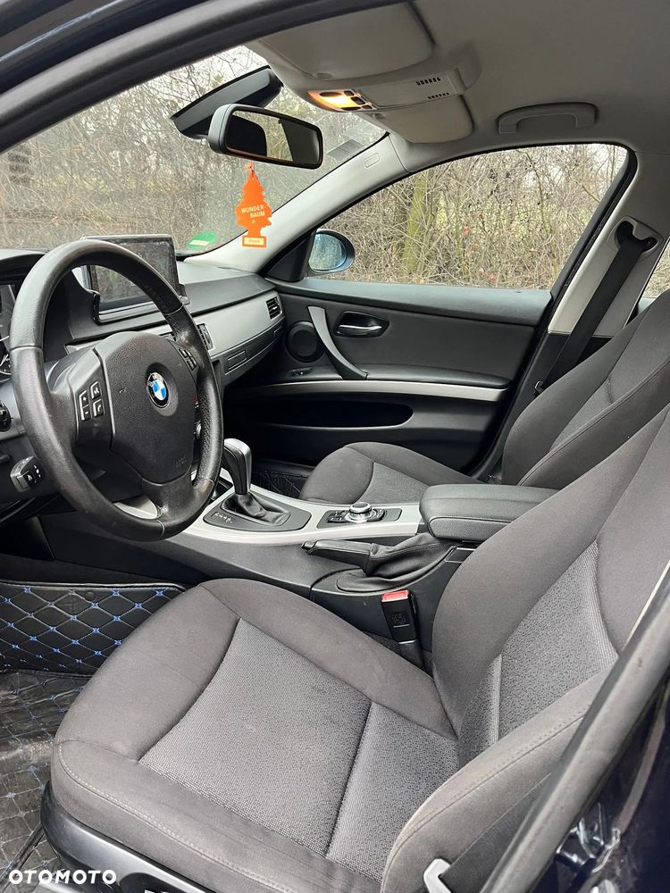 BMW Seria 3 318i Edition Exclusive - 6