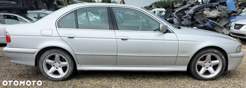 BMW 5 E39 LIFT 525 M57  KOMPLETNY DRZWI PRZÓD TYŁ MASKA BŁOTNIK LAMPA PAS PRZEDNI KLAPA SZYBA LUSTERKO SILNIK SKRZYNIA CAŁY NA CZĘŚCI - 4